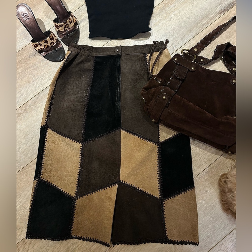 Vintage Robert Louis patchwork skirt 
100% suede